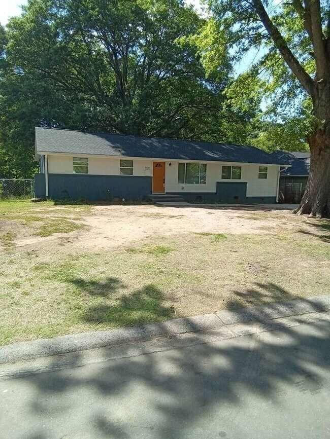 Building Photo - Updated Ranch Home with Lots of Space! COMING SOON!
