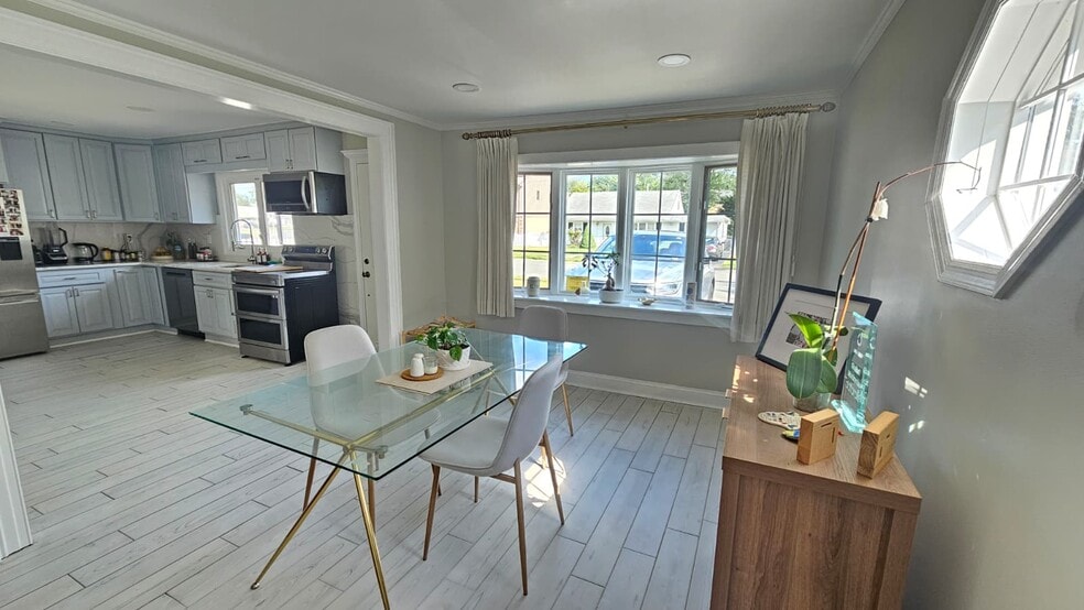 Building Photo - 69 Hahn Ave