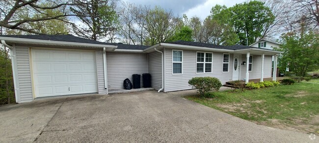 Building Photo - 1521 Harper Rd