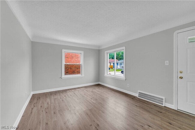 Building Photo - 4461 W 137th St
