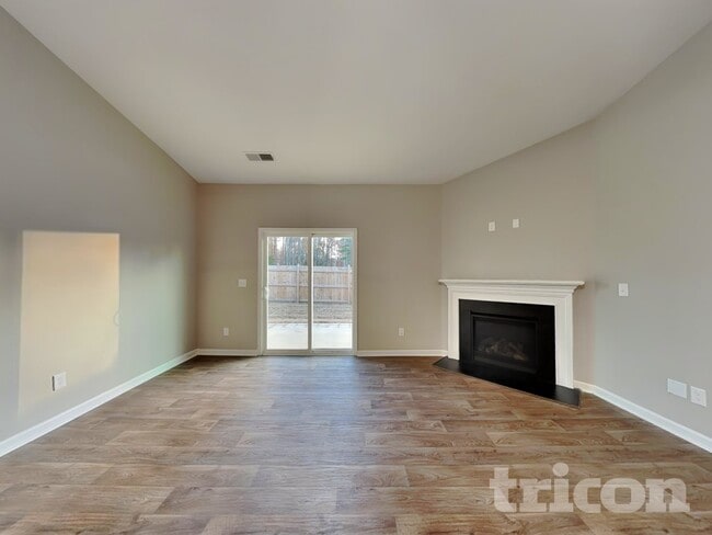 Building Photo - 1250 Aurora Glen Dr