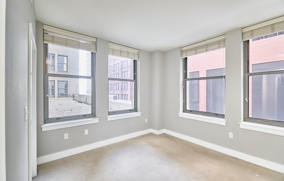 Bedroom 1 - 314 N Broadway