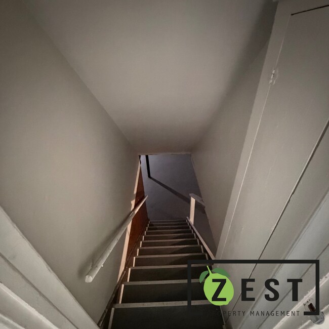 Building Photo - Amazing 3bed 1Bed- Only $1200/mo  **Open House Friday June 19th from 5pm to 6pm**
