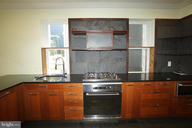 Building Photo - 1707 N Howard St