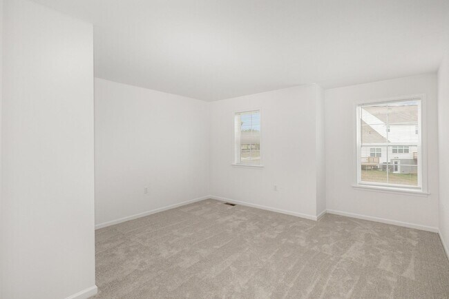 Building Photo - 7880 Briarwood Dr