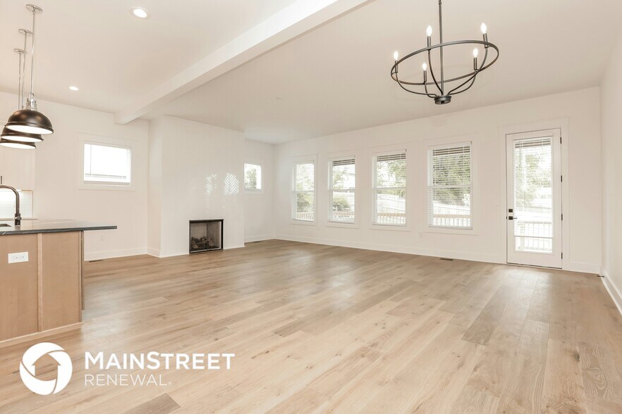 Building Photo - 1419 Preston Dr