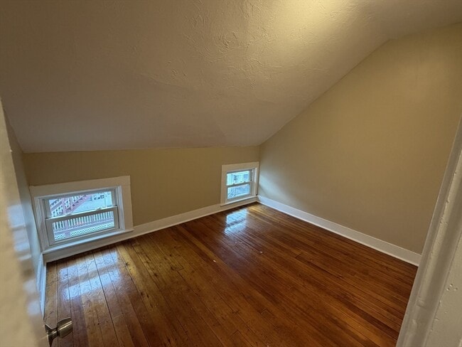 Building Photo - 220 Osborn St
