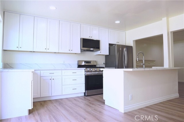 Building Photo - 745 Barris Dr