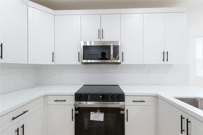 Building Photo - 10265 SW 173rd Terrace