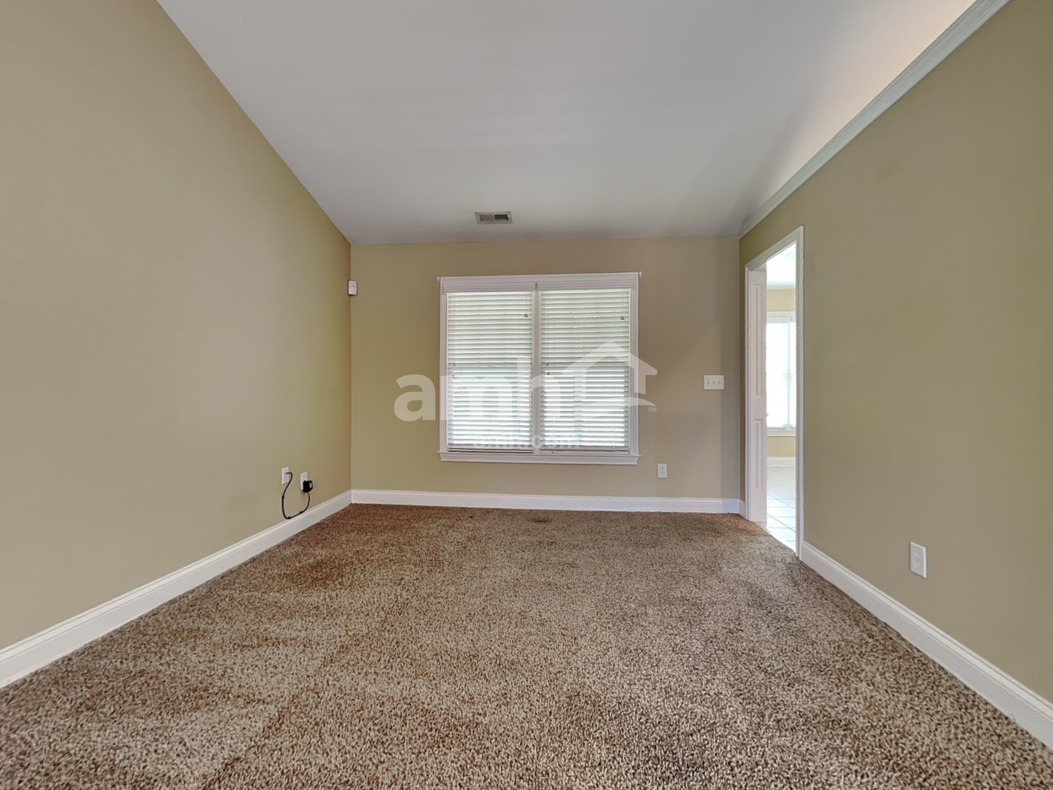 Building Photo - 7807 Chipmunk Ln