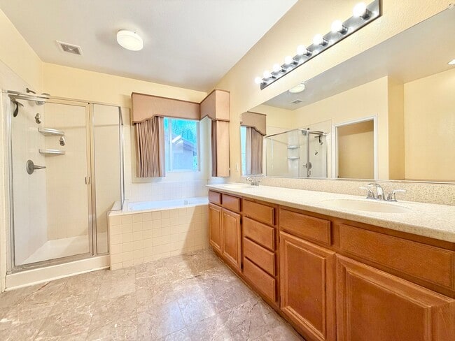 Building Photo - Move-In Ready 3 Bedroom 2.5 Bathroom Home with Well Sized Backyard