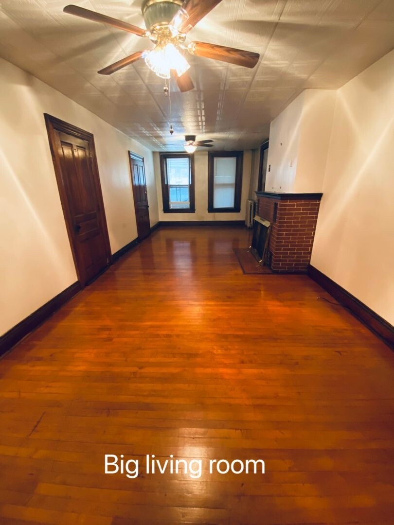 Building Photo - 1315 N George St