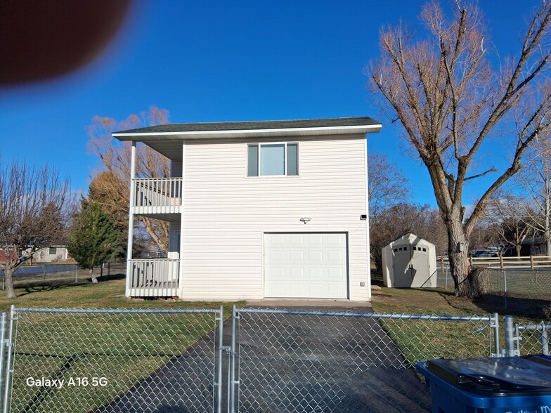 Building Photo - 2424 Mc Cauley Ln