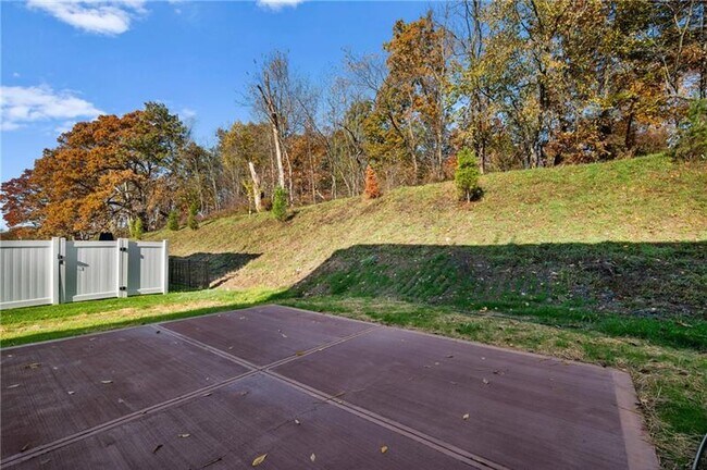 Building Photo - 131 Scotland Ln