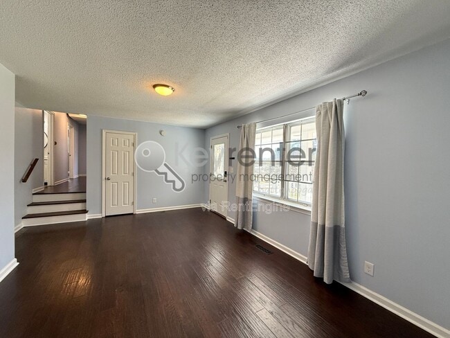 Building Photo - 809 Trotter Ln