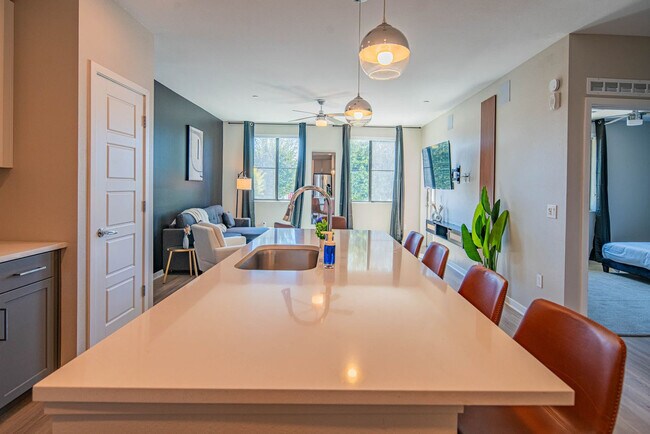 Building Photo - 730 E Marlette Ave