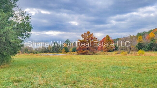 Building Photo - 218 Sugar Hollow Rd