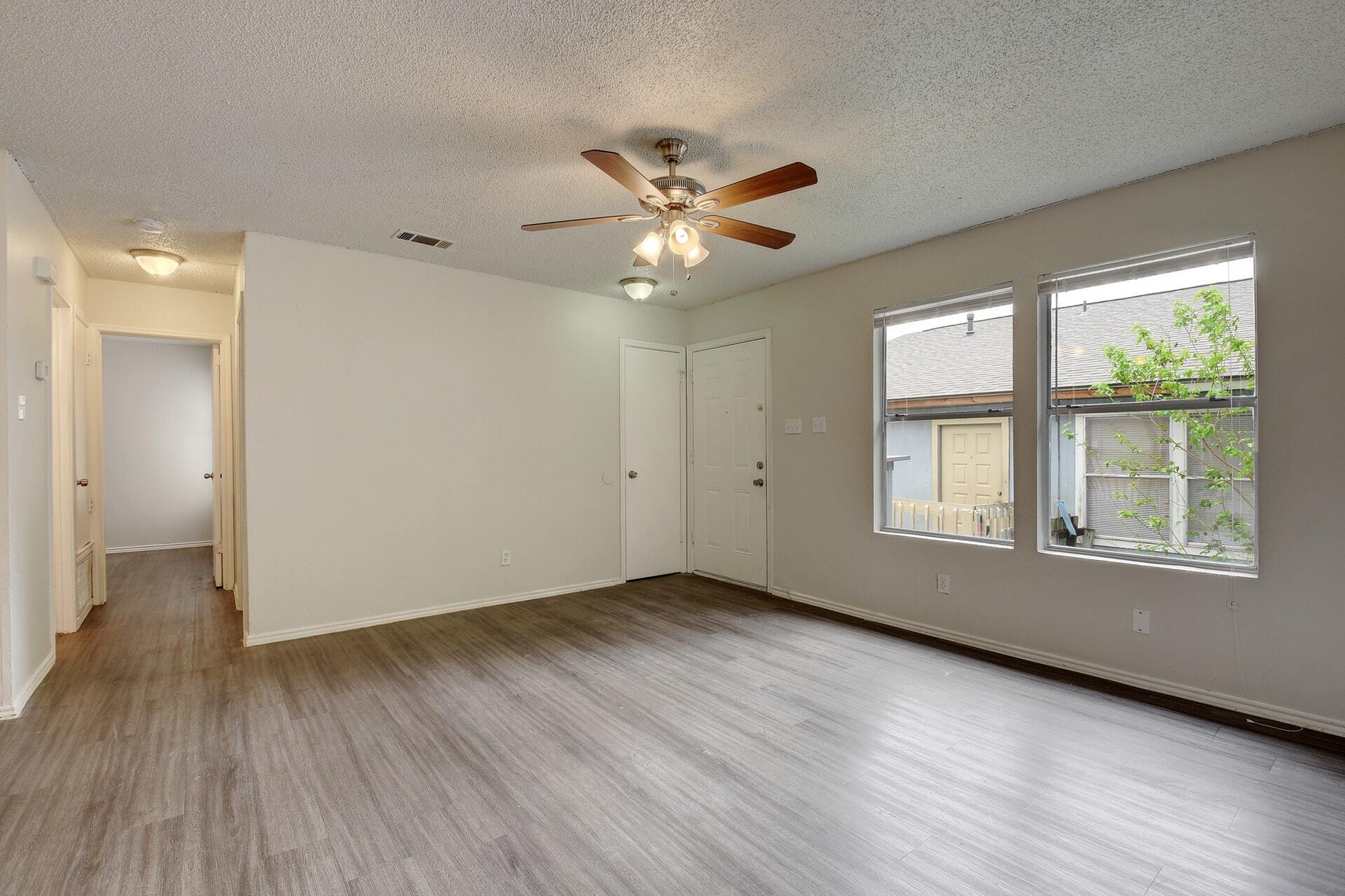 Building Photo - 5303 Spring Meadow Rd