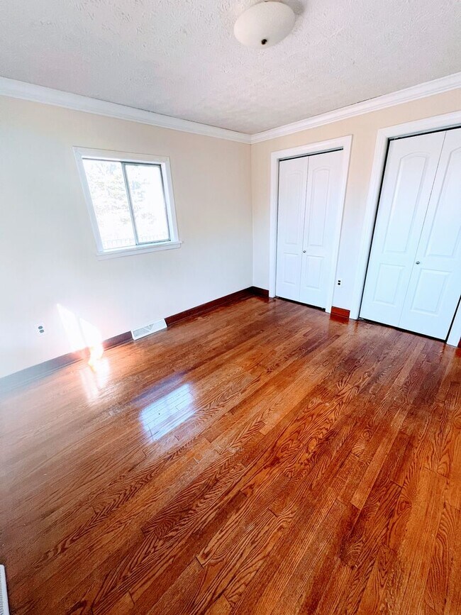 Building Photo - 115 Beverly Hills Cir