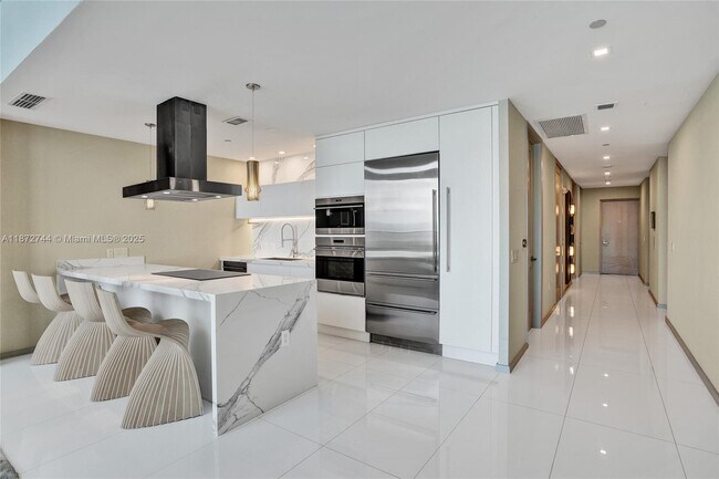 Building Photo - 1100 Biscayne Blvd