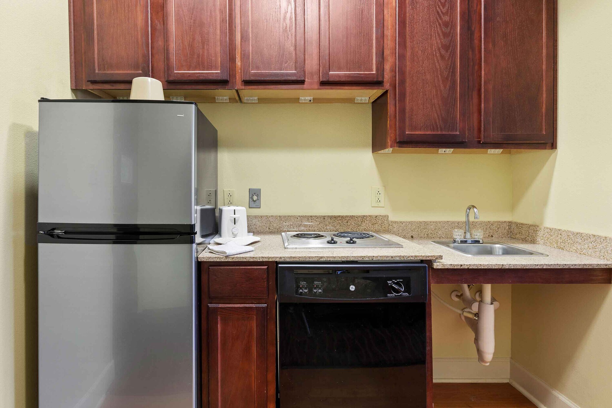 Building Photo - Furnished Studio-Lakeland - I-4