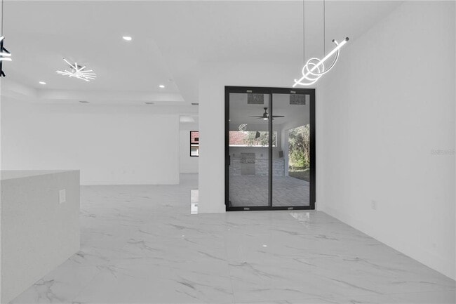 Building Photo - 358 Vitorio St