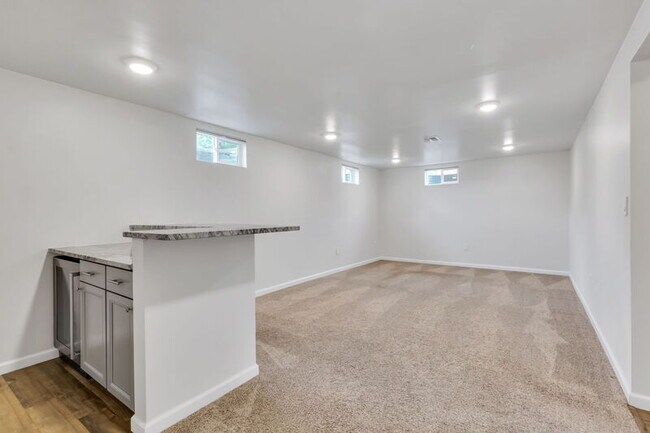 Building Photo - 7482 Beach Ct