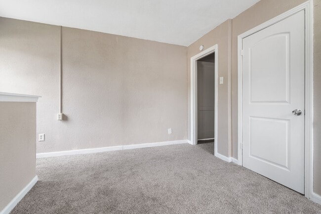 Building Photo - 1225 3rd Ave N