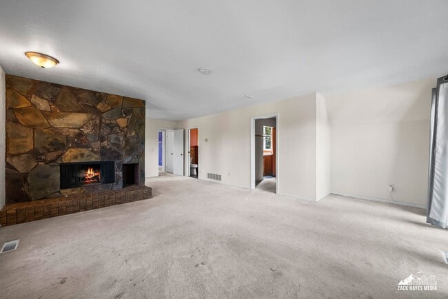 Building Photo - Towne East Single Family Home