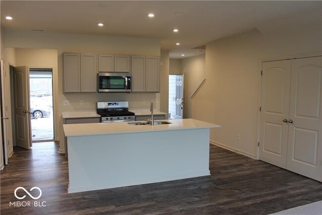 Building Photo - 14270 Bay Willow Dr