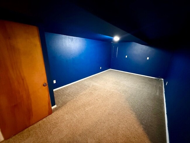 Building Photo - **For Rent: Spacious 4-Bedroom Home with 2...