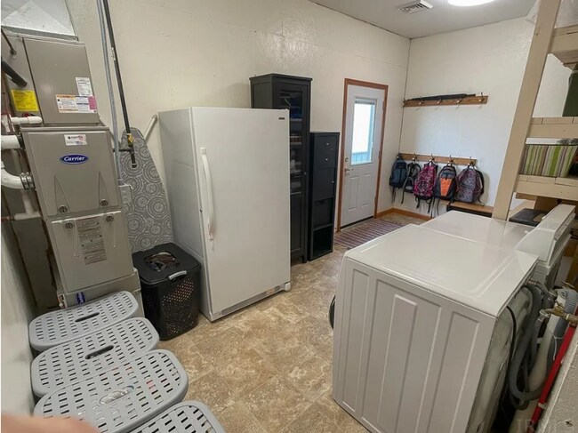 Building Photo - Three Bedroom Single Family Home in Flora ...
