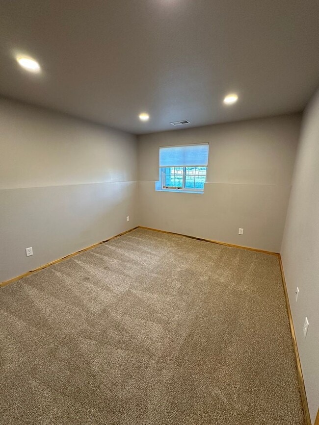 Building Photo - BEAUTIFUL NEWER CONSTRUCTION! 3 BEDROOMS, ...