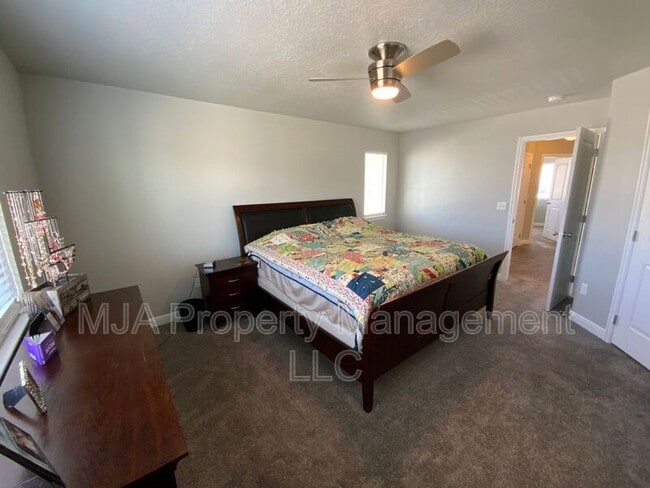 Building Photo - 5549 Dornton Ct
