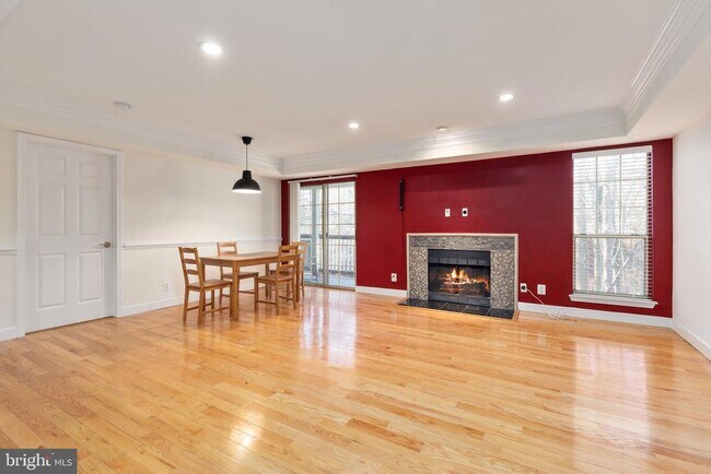 Building Photo - 3922 Penderview Dr