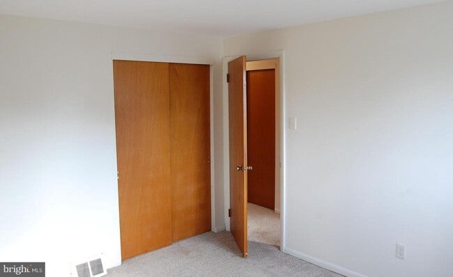 Building Photo - 979 Glasgow St