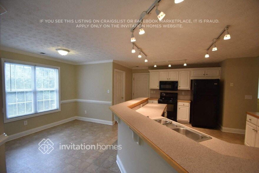 Building Photo - 1232 Summer Ln