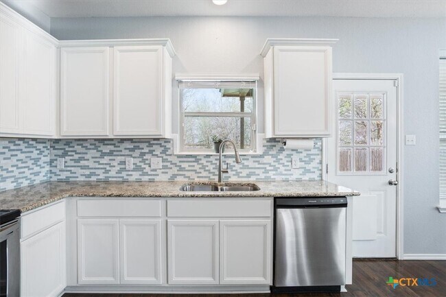 Building Photo - 6231 Ambrose Cir