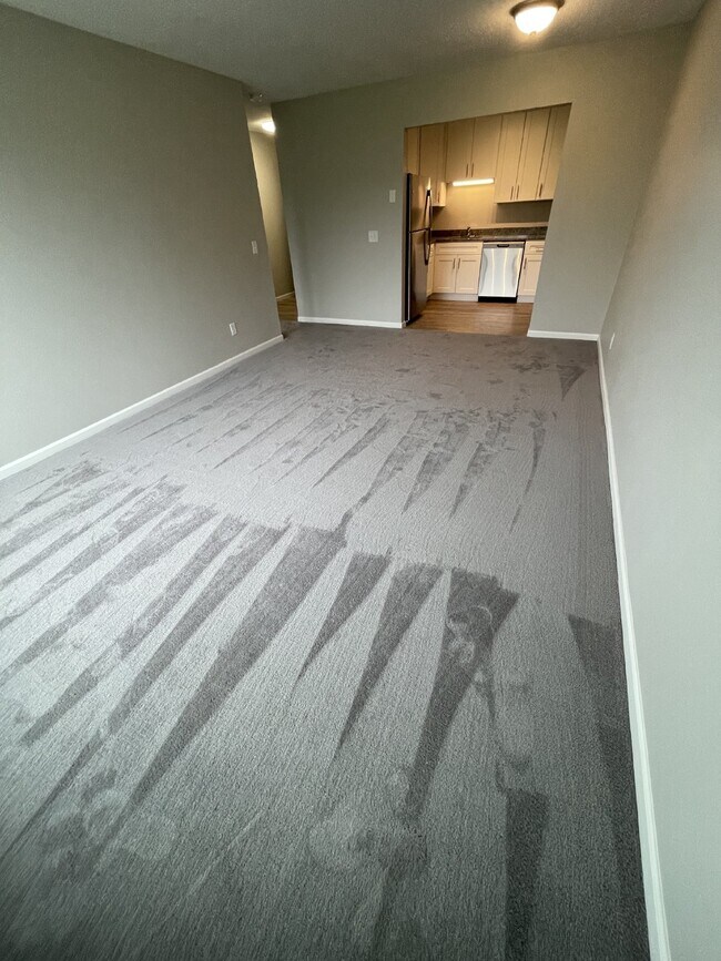 Building Photo - Beautiful Remodeled 1 Bedroom 1 Bath Apart...
