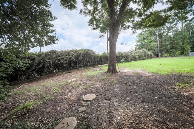 Building Photo - 1076 Vonda Ln SW