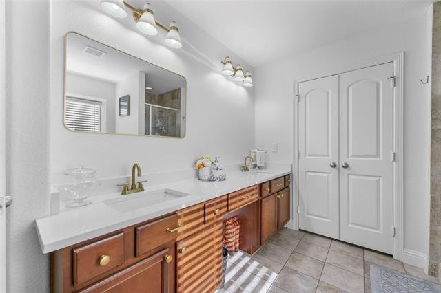 Building Photo - 3233 Clear Springs Dr