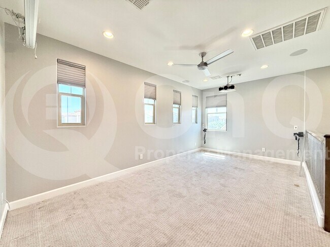 Building Photo - 262 E Lantana Dr