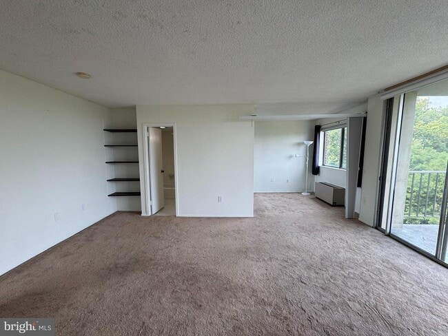 Building Photo - 2059 Huntington Ave