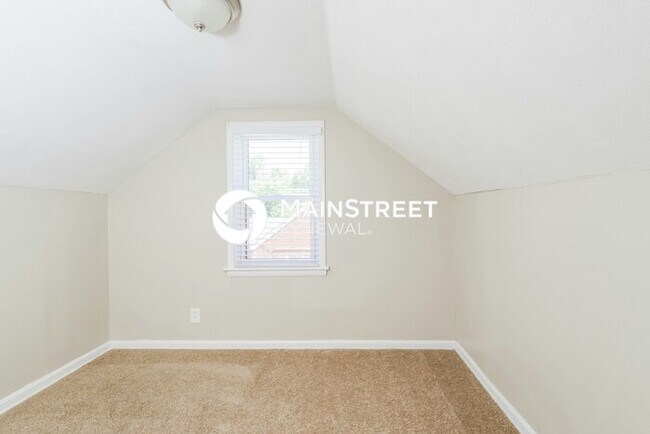 Building Photo - 4 Bedroom Pet-Friendly Home in Louisville,...