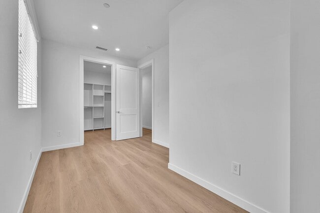 Building Photo - Modern Brand new 5-Bedroom Home for Lease ...