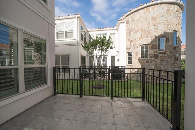 Building Photo - 13415 Preston Cliff Ct
