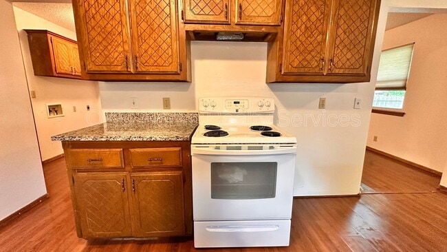 Building Photo - 1210 Glenwood Dr