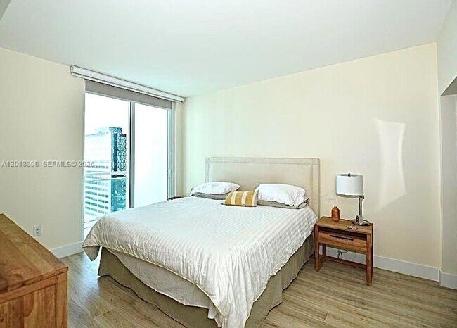 Building Photo - 951 Brickell Ave