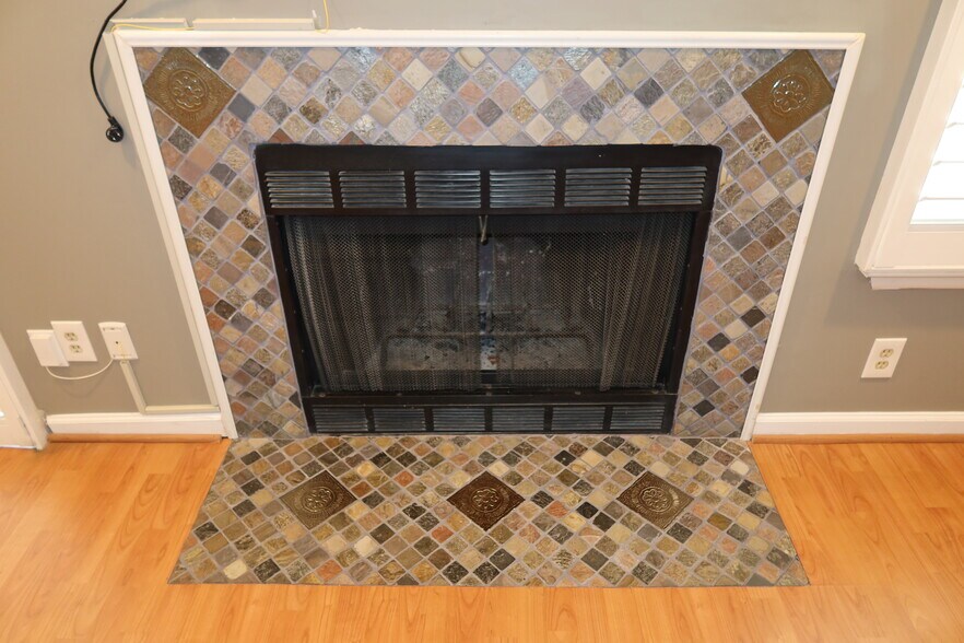 Building Photo - 1717 Ascot Way