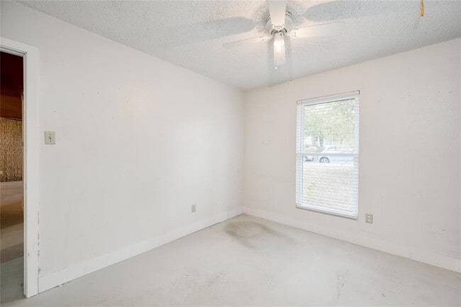 Building Photo - 8408 Romney Rd